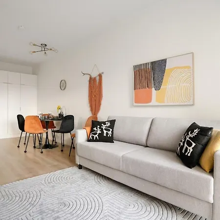 Arctic By Lapland Host 罗瓦涅米